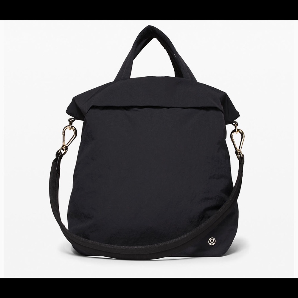 Lululemon on my level bag